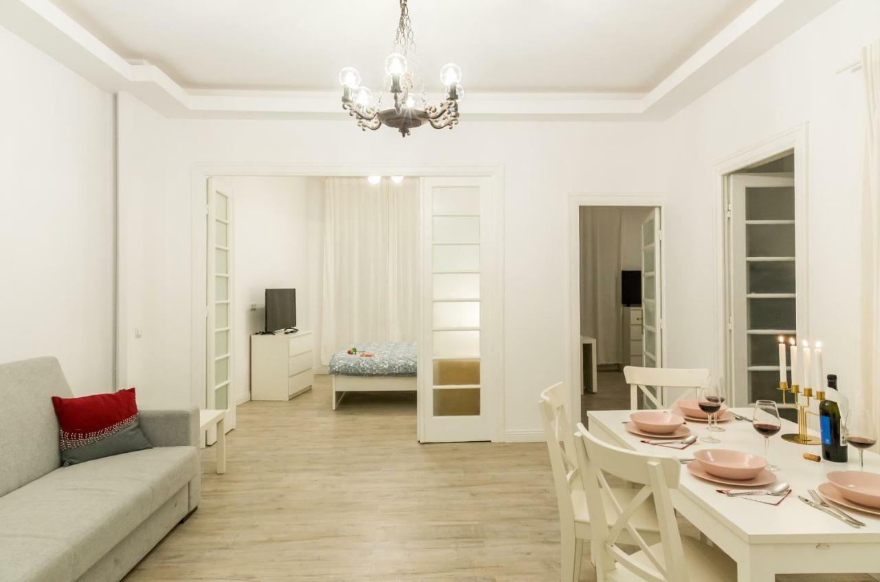 شقة White Nights Of Old Town بوخارست المظهر الخارجي الصورة